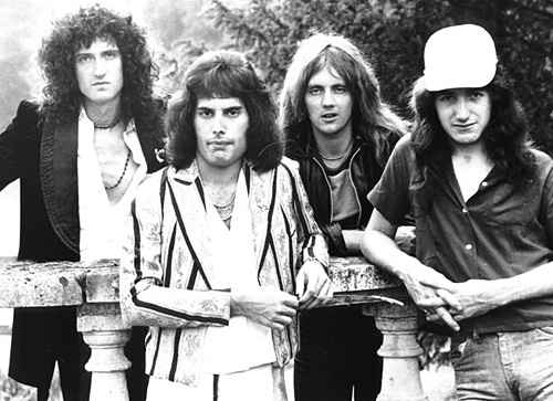 Queen-Brian_May_Freddie-Mercury_Roger-Taylor_John-Deacon-Nov_1974.jpg